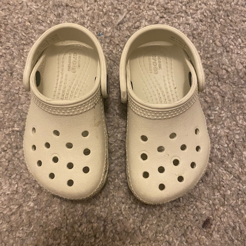 Tan crocs